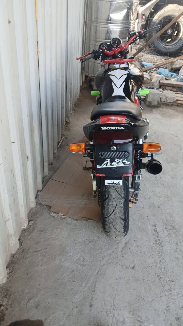 السلام عليكم
سيبي فور جيل ثاني هايبر ١٦ ولف 

اوراق كاملة 
دراجه ولا قلطه امام عينك نضافه مكفوله مكينه كير كهربأيات  كفاله عامه 
دراجه تخبل مال جناي نضافه فول 
عليهة دامه كامله 
مكان واسط كوت
السعر  1600وبيهة مجال
رقم ***********
