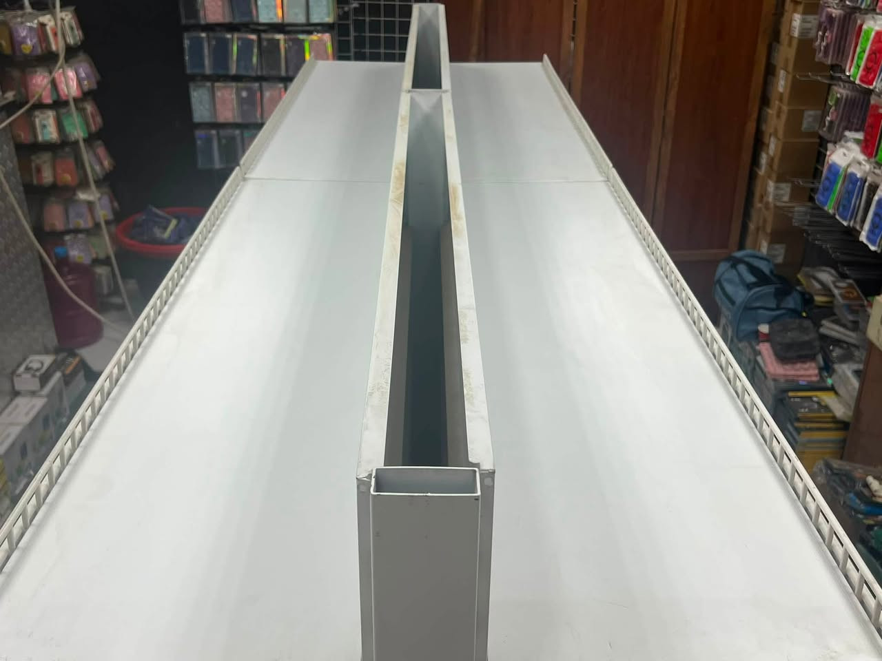 عارضة سفينة للبيع السعر (خاص)
عدد الطوابق : 5 طابق 
الطول : 2.5 مترتين ونص 
الارتقاع 1.80 متر و 80 
عرض الطابق الارضي : 40sm
عرض الطوابق الاربعة الفوق : 30sm
الموقع : بغداد زيونة شارع الربيعي 

للتواصل "

واتساب : ***********
هاتف : ***********
