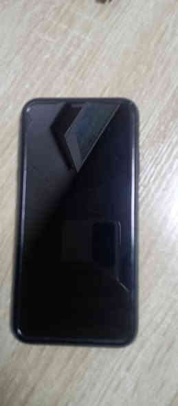 للبيع بسعر 270 هاتف ايفون 11 عادي للبيع ذاكرة 128 وبطارية 82 الجهاز نظيف كلش مابي ولا شخط 
مكاني الخالص 
***********
