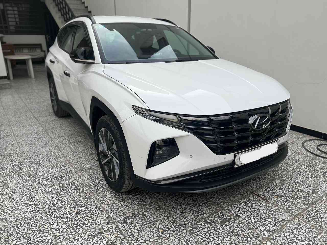 هونداي توكسان خليجي (2024) أبيض.

ضمان شركة الاولى.

 على حالة الزيرو ماشية (  8  الف) فقط.

كفالة عامة من الحادث والصبغ والتبديل. 

مكينة كير على حالة الوكالة.

بيها بارد فقط بالصندوق 

فول مواصفات معروفة مواصفاتهة قمارة حديد.

رقم بغداد تحويل مباشر.

الموقع بغداد. الكرخ.

السعر (212)


**إذا كنت صاحب هذا الإعلان وتريد حذفه لأي سبب، رجاءا أرسل رسالة إلى الدعم الفني**