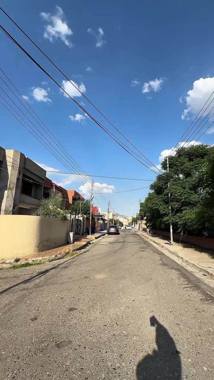 خانی نیف مەخزەن و دوو تابق بەرامبەر حەدیقەکێ مەزن 
حەی شرتا سەری بوو فروتنێ مەساحەت 235 مترە جنوب غربه 
تابقێ ئئکێ نەیێ نوی یە یێ دووێ هەیکەلە هەتا مەرحەلا دەکتا ژی چویە 
‏‎بوو پتر پێزانینا پەیوەندیێ ژمارێن مە بکەن یان نامەکێ فرێکەن
‏ Whatsapp : ***********
‏Korek : ***********
