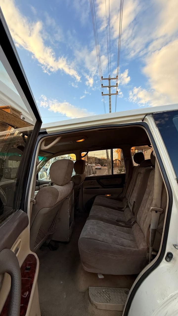 لاند كروز 2001دخول كويتي  سياره جاهزه من جميع نواحي  أدوات. ومنومه سعرها 67 استفسار اتصال  ***********
