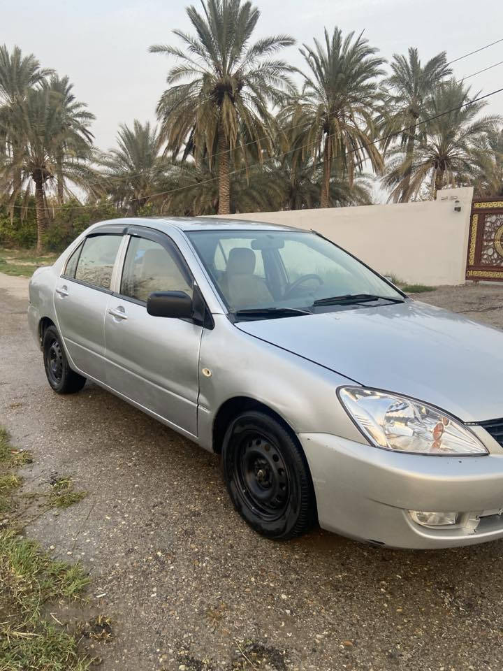 السلام عليكم الانسر 2004 مال مزاد بيهة كتاب بعدهة ما مرقمه تاخذ وكاله بيهة مصبوغة حزام وبيهة طخة بصيطة بل جاملغ مكان ديالى السعر 43 وبيهة مجال ***********
