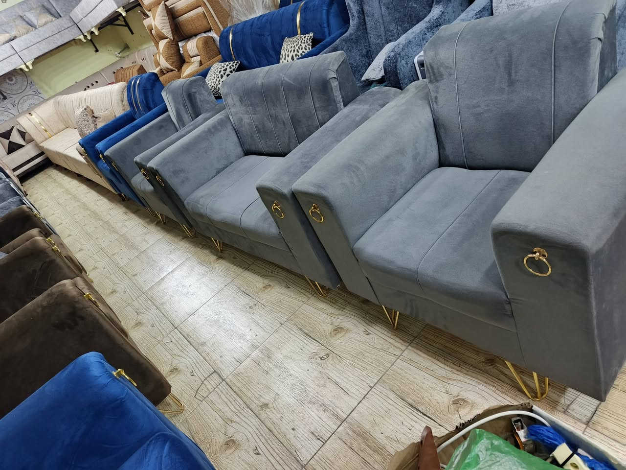 مستخدمات للبيع نظافه 100بل100 العزه الجديده ملاحظه اروس بلمستخدم وادوشم المستخدم مامتوجد بلفيس وتساب او اتصال حيدر البدري ***********
