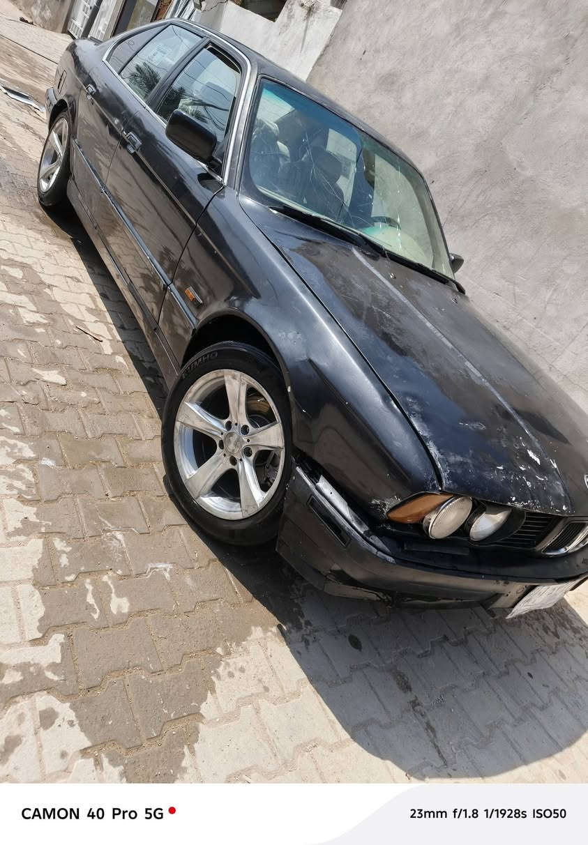 سلام عليكم بي ام 525 للبيع او مراوس سعره 36 بيه مجال رقم نجف تحويل شوكت ماتريد مكينه وكير ديفور جدد مكفول من ضربه عنوان نجف ***********
