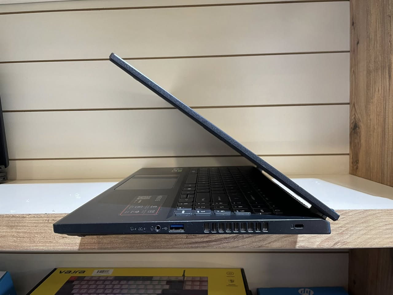 acer Nitro V15
Core i9 13900H
RTX-5060 8GB
16GB 3200Mhz
SSD 1TB
15.6 Inch FHD 165Hz
Windows 11 Pro
السعر مليون و800 
((اوبن بوكس))
النظافه شرط 100%
***********
