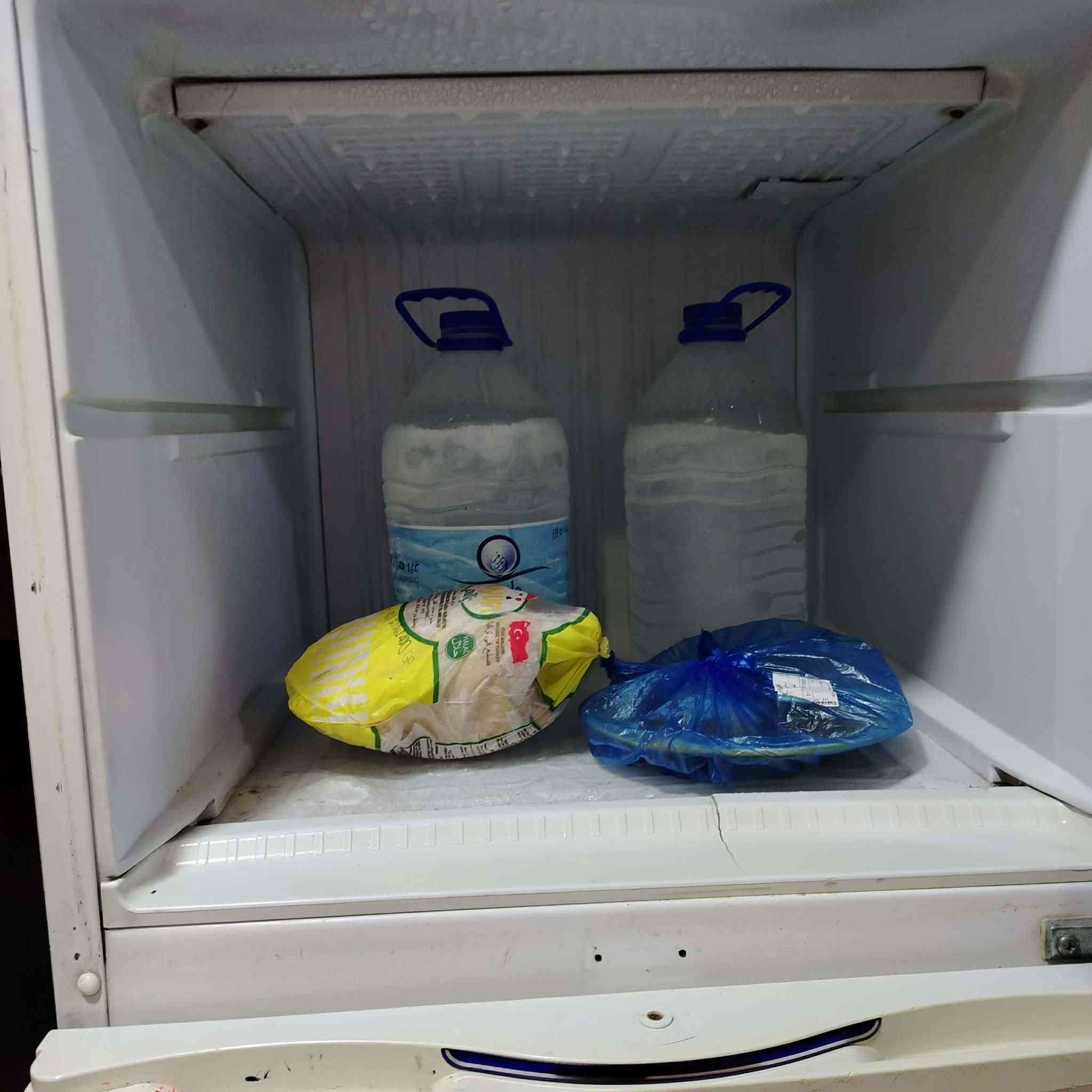 للبيع
ثلاجه شرط الشغل السعر 125وبيها مجال
عنوان موصل تواصل خاص


**إذا كنت صاحب هذا الإعلان وتريد حذفه لأي سبب، رجاءا أرسل رسالة إلى الدعم الفني**