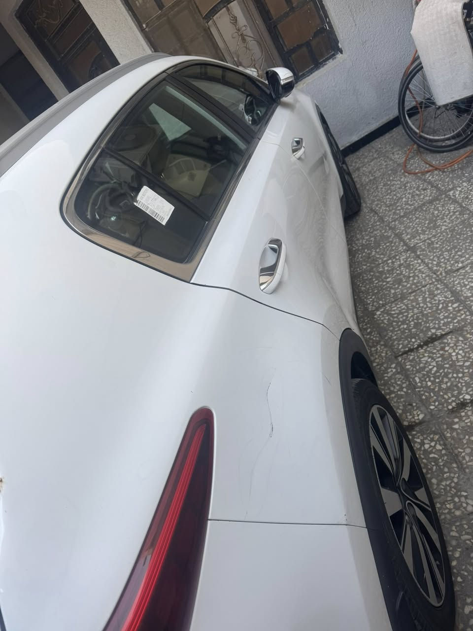 السلام عليكم 
سبورتج موديل 2017 خليجي 
ماشية 135ألف
كشنات مخمل+ كهرباء
قطعتين تبريد 
الشاشة الصغيرة+كامرة
حساسات امامي خلفي
3أنظمة قيادة إيكو و سبورت ونورمال
اشاير بالمري
ترحيب بالسيارة
بصمات أبواب 
مري شفط كهرباء 
ضررها موضح بالسونار 
السعر 165وبيها مجال حك الجيه
البياع حي المواصلات 
ادخل خاص ماسنجر 
او واتساب ***********
