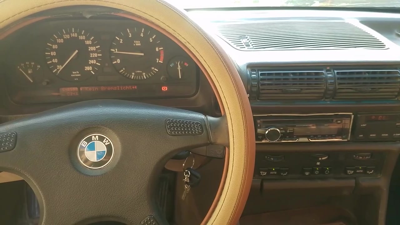 سلام عليكم BMW730/1990مفتوح 
سياره جاهزه 
رقم انكليزي 
سنويه بسمي  2029
هزه شهر 9تسقط
تحويل ثاني يوم 
حداديه 100%
تبريد شغال 
تخم تاير جديد 
صبغ عام 
كير خير من الله 
تواصل على الرقم ***********بي وتساب  
عنوان بغداد  الرشاد قرب جامع الصدرين قرب صيدليه اشهاب
