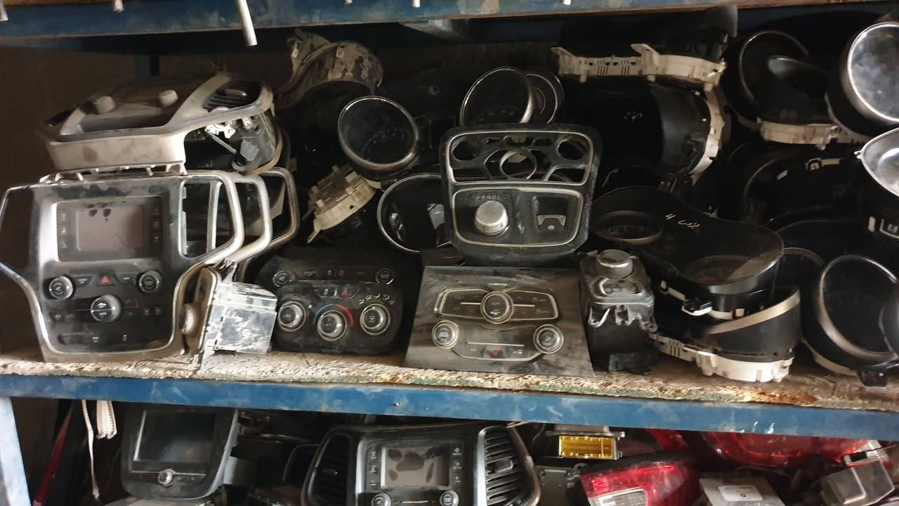 يتوفر قطع غير سي 200 جيب بزون ودرنكو ***********
