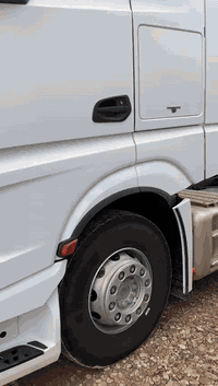 سلام عليكم ورحمة الله وبركاته 
اكتروس وحش 2013 ماشي 800 صهريج موديل 2018 تخم تايرات رأس وصهريج. الصهريج زوجين نص عمر ريتايدر ثلاجة تدفئة و تبريد كلو شغال  لد نهاري سيارة جاهزة للشغل السعر 450 بي مجال قليل ***********
