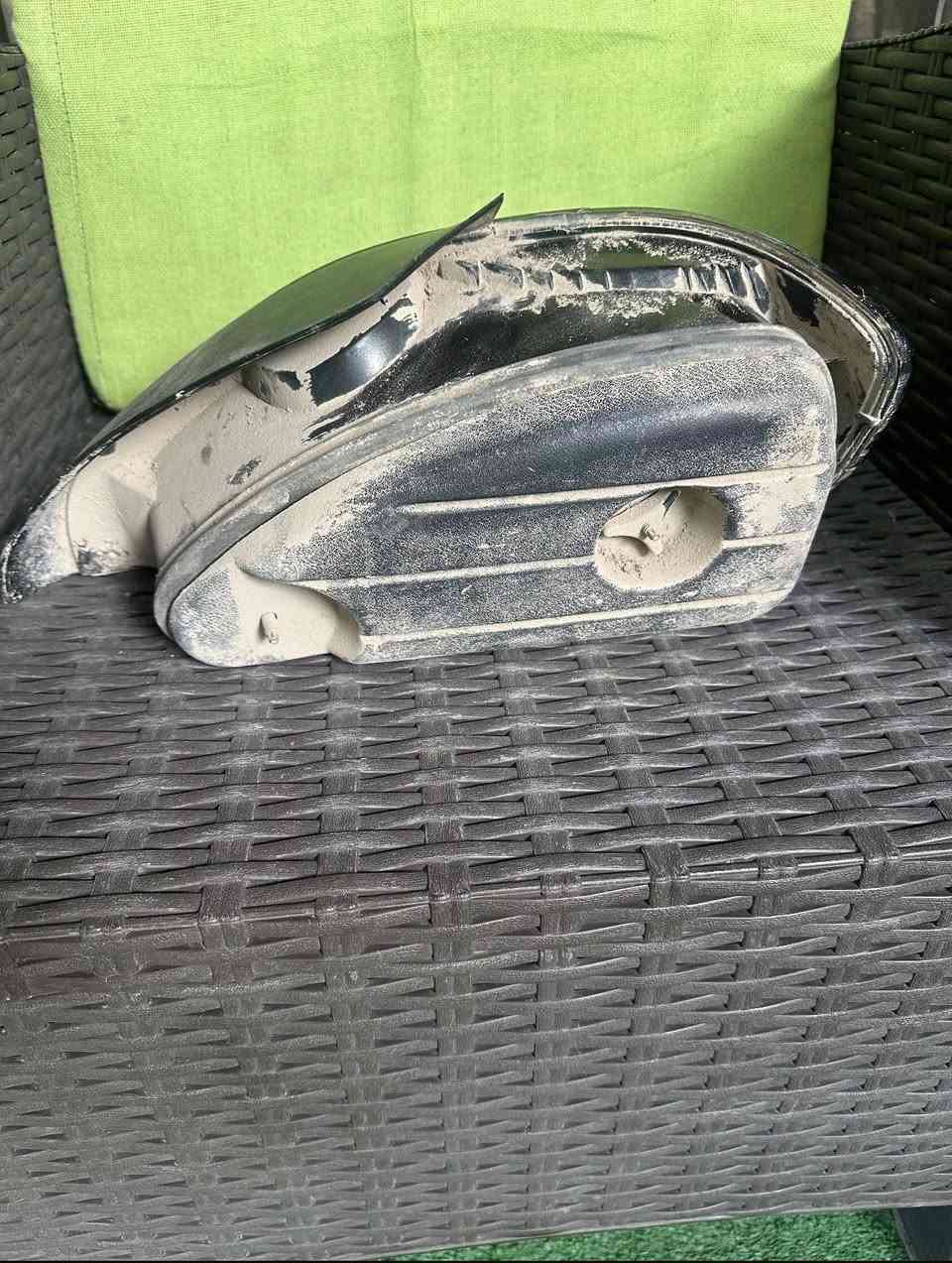 السلام عليكم بك لايت بيجو  306 اصلي موديل 2001 اليسار كامل واليمين الجام مكسور اثنينهم ب60الف
للاتصال ***********
