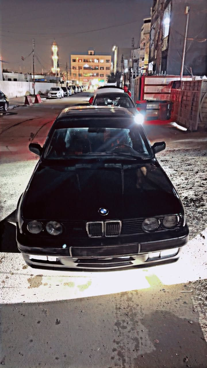 السلام عليكم
BMW E30 
مكينه 28 مسكر دبل فانوس
كير جاترك 260 
بيها اكسل 3:64
اول ثاني ثالث بطناش
دركه وادبتر رياضي اكزوز 3 انج
السياره معمره جديده مصروف عليها هواي مال جناي ومصبوغه جديد قبل يومين نصبغت اسود شذره لامع
عليها كتات M 
بريك خلفي تأسيس جديد كامل
مشط ستيرن وبور ستيرن مبدل حاويه
فيت بم ونوزلات 28 جديد
كهربائيات تأسيس ضفيره كامله جديد شرط
لحيه ودعاميه ومازدات هيلا مختم
راديتر جديد
دوشمه جديده
باتري جديد
بلكات جديد
صلايب ستيرن جديد
السياره بيها نقوصات بسيطه تجي وتشوفها مصروف عليها هواي شاهد الله بس اخذت غير سياره واعتازيت واريد ابيع بركبتي حساب لازم اوفي
السياره ب اسمي سنويه جديده لل 29 رقم دولي شرط رقم صلاح الدين
تحويل ثاني يوم
تجي تكلب وتشوف وانتوا كلكم اهل مصلحه وتاج راسي وماقصر ويه الكل
السعر 43 وبيها مجال بسيط
مكاني بغداد الدوره 
رقمي ***********
