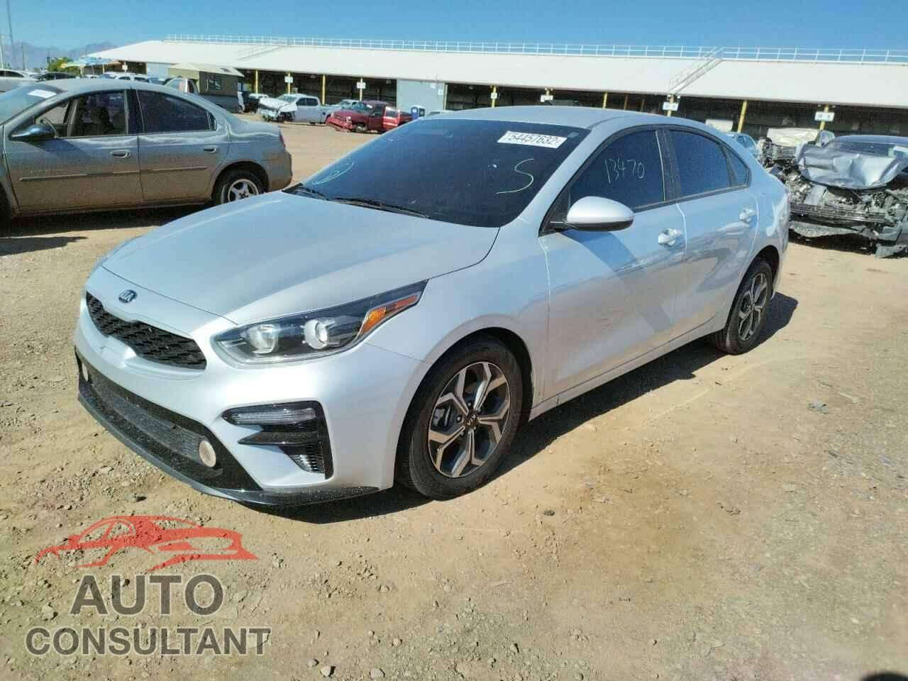 السلام عليكم كيه فورتي موديل 21 رقم اربيل وارد امريكي بيهه جاملغ من امريكه وربع باب وهنا بل عراق نطخت من كدام وعمرت نفسهه دعاميه ومازده جديده حاضن راديتر بي كسر من فوك وبيهه بارد قليل يحتاج بوليش وترتيب بس سياره جاهزه خير من الله سعر ١٢٠ 
***********مامتواجد عل فيس فقط تصال وخادم مكانهه بغداد جسر ديالى
