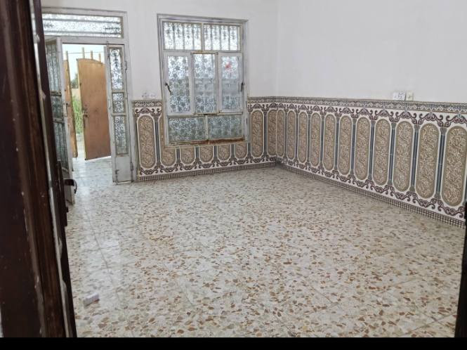 بيت طابو زراعي سند 25 المساحه ١١٠ متر نزلت حي غازي طريق دغاره سومر قرب سيطره البوصالح بناء لاساس كونكريت والبناء ابلوك بيه غرفه ومطبخ وصاله واستقبال 
السعر ٢٤ مليون وبيه مجال لشراء صدك لاثصال على الرقم ***********
