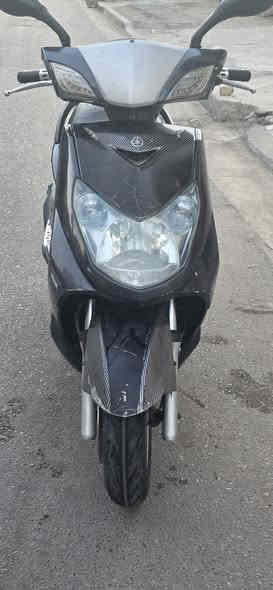 سلام عليكم من رخصت الادمن سكنس للبيع شغاله نقص بصيط بيها مثل (تريشه مال يمنا مابيها والكيلو متر مقطوع ورايدلها تنضيف جويتر) الباقي كله شغاله المكينه برغي واحد مامفتوح من عدها  جيب فيتر وتعال افحص السعر ٧٠٠ بيها مجال اذا تحب اتصل على هذا الرقم *********** العنون شارع فلسطين
