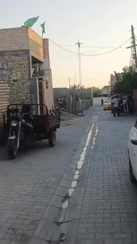 بيت للبيع 75 متر دوانم الشعلة شارع بيت عنيد فرع حسينه الزهراء عليها السلام
ستقبال و غرفه نوم 
مطبخ وحولي وخدماته وبيتونه كبيره
السعر 53 وبي مجال
***********

