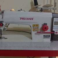 مكينة خياطة • نظيفة • مكاني ابو دشير