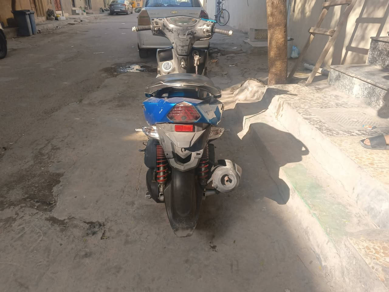 السلام عليكم دراجه جي تي ار الدراجه كفاله عامه كله شغال صاله شهرين نازله من رمبه السعر مليون ٢٠٠اقفل المكان بغداد شارع حيفا الرقم ***********
