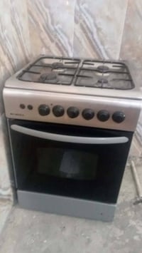 طباخ غاز+معرض اللبيع السعر طباخ 50 ألف والمعرض 100الف نضافه % بيهن مجا...