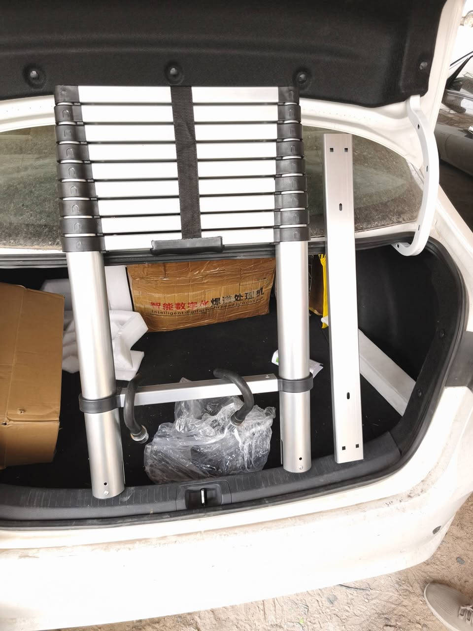 درج ماركة بريطاني مقاوم للصدأ مع ارجل مانعة للانزلاق وهوكات بالرأس للتعليق، سهل النصب والخزن
ارتفاع 3 متر 
متوفر توصيل جميع محافظات العراق


**إذا كنت صاحب هذا الإعلان وتريد حذفه لأي سبب، رجاءا أرسل رسالة إلى الدعم الفني**