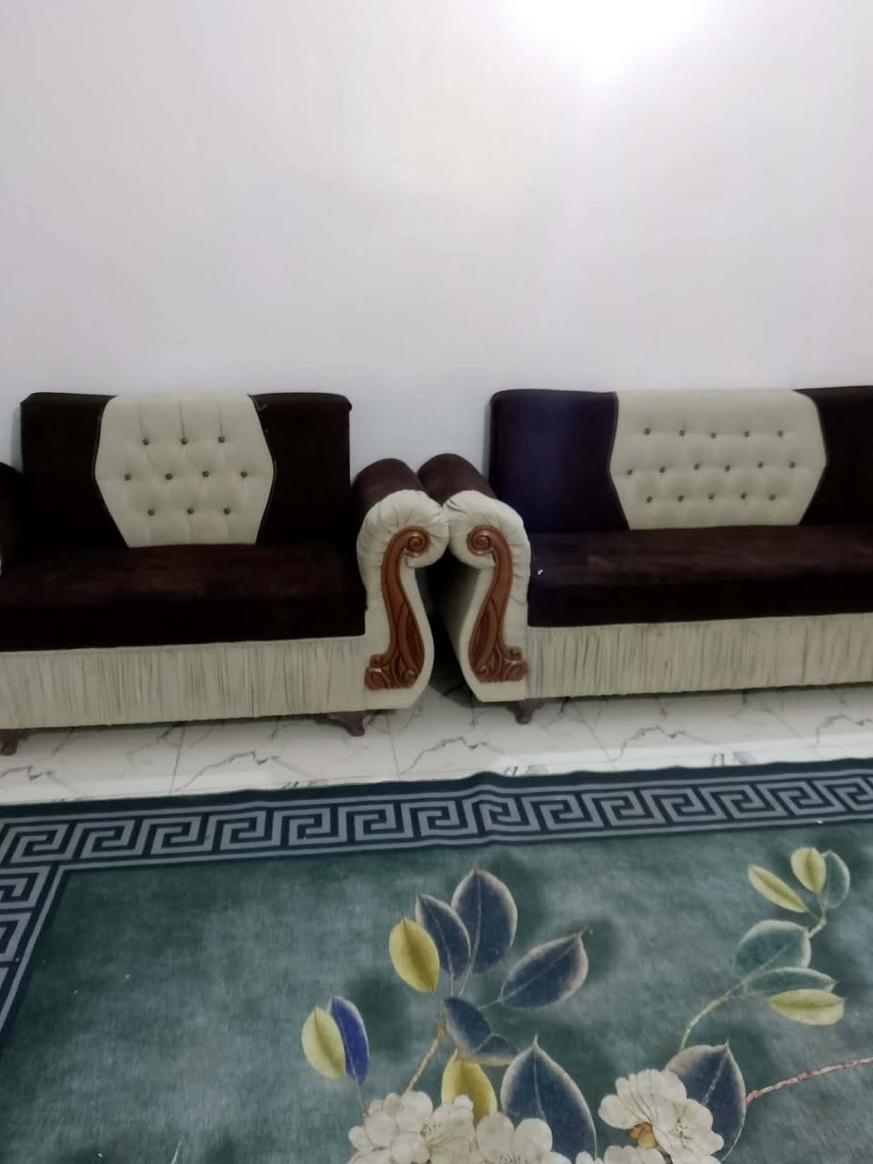 عنوان كوت حي الحكيم 
تخم 10 مقاعد تسكام مو سوكي 250 بي مجال ***********
مندوبه لبيع الاثاث المستخدام 
بيع سريع عندك اثاث مستعجل على  بيع فقط 
راسلوني خاص دللو 🩷📲
