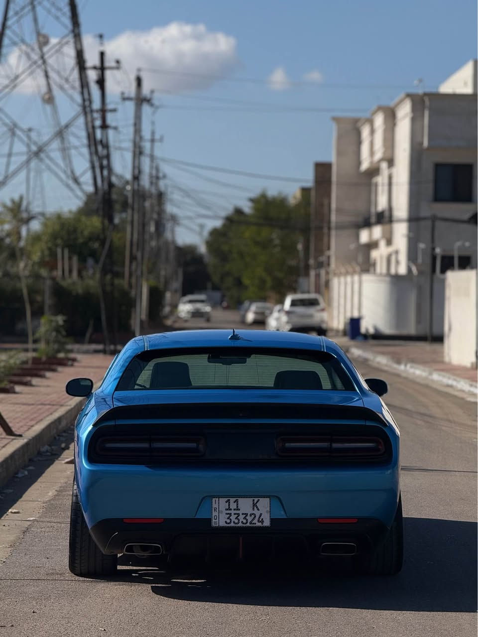 للبيع جالنجر 2016 لون بحري مميز وارد كندي 
رقم بغداد شبه مميز بأسمي 
السياره 6 سلندر محرك 3600 
فول مواصفات عده الفتحه 
مابيها نقص نضيفه 
بيها صبغ قطعتين ونص وسونارها ناشره موجود بالصور 
صور حادث مابيها وارد كندي 
عنواني بغداد حي العدل 
السعر 168 ورقه وبيها مجال بسيط 
رقمي *********** بغداد, العراق
