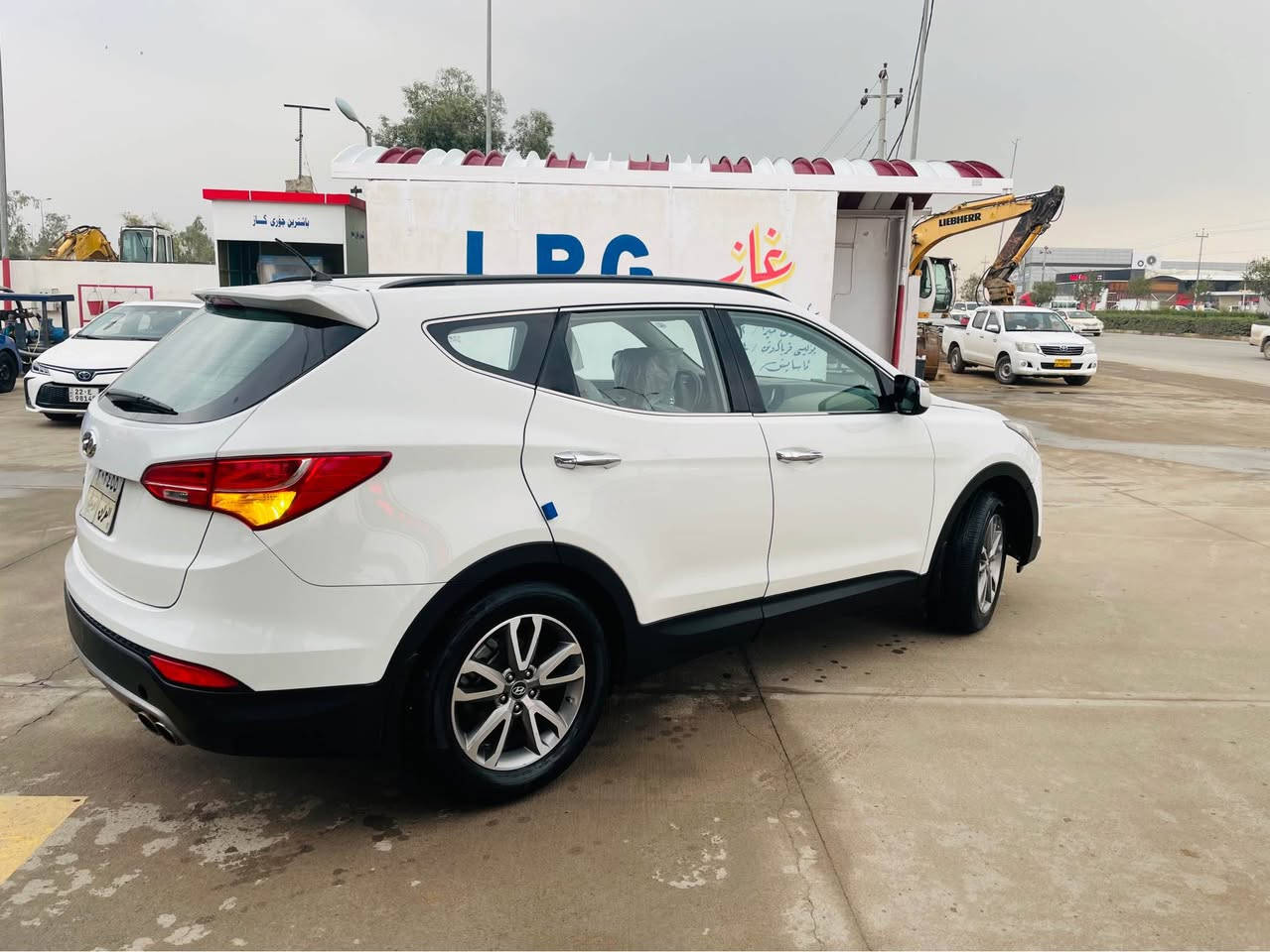 سنتافي
مودیل 2013
سيارة بدون صبغ بيها 3  مكان تحديل بارد
مكينة ما  مفتوح هزا و فحص جديد 
سعر 145$ بيها مجال
رقم - *********** أربيل, العراق
