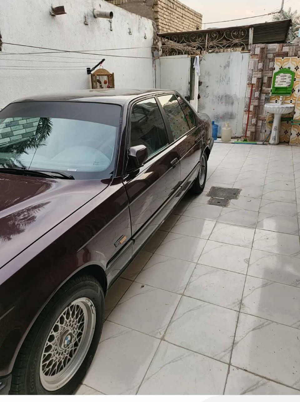 سلام عليكم بي ام موديل ١٩٩١ سياره جديده معنه كلمة وظع الشركه وكفاله عامه حداديه كهربائيات تبريد تخم تاير كير محرك كله كفاله بيع او مراوس بسياره عاليه السعر ٧٠ وبيه مجال الطيبين تليفون *********** علمن رقم السياره بغداد النكليزي
