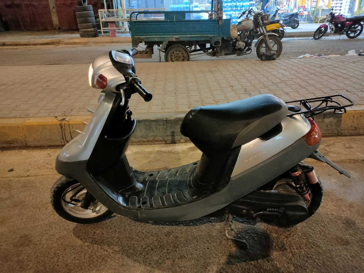 محرك مجفت مضبوط.  الباقي بلادي من كهرباء وگير
سلف شغال وهندر وكل الملحقات شغاله وكلجات والى اخرهِ.   السعر 275 وبيهة وجال بسيط.  مكاني كربلاء حي الحر ***********
