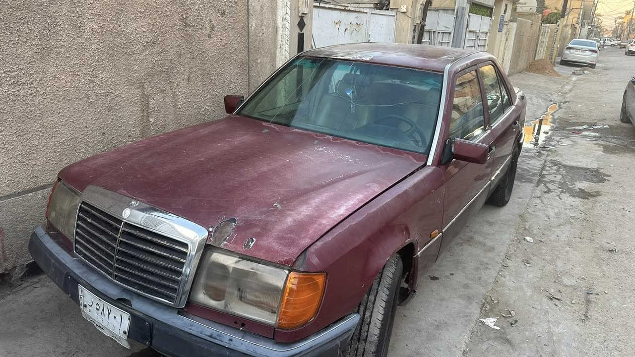 ‏سلام عليكم أحبتي
‏ما مرسيدس دب موديل محرك بلاد أربع سلندر
‏موديل 91 
‏الأحمر ماروني  لون
‏السيارة بيها جراد بيه خياسات أثر قواعد سليمة كفالة العامة القواعد دبلات
‏وهاي السيار ه
‏مال تعمير تصبغ 
‏لان جارده
￼محرك كير شرط حاويه اخو الجديد
عنوان بغداد الجديد *********** 
سعره 31 وبيه مجال حك الجيه تريد تحويل تريد وكاله
