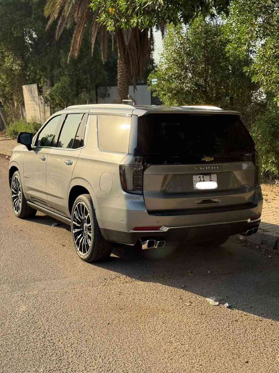 تاهــــو 🇺🇸 2025 High Country أعلى فئة
وارد امريكـــي - قطعة وحدة تبديل  

الممشى 1000 mil
جديدة السيارة دهن المحرك مال وكالة غير مستبدل 

مواصفات الهاي كانتري : فور ويل 4x4 - سقف بانورامي - صندوق كهرباء ٣ انظمة - كاميرات 360 درجة - التحكم ع المنحدرات - تبريد مقاعد - تبريد مقود - تدفئه مقاعد - تدفئة مقود - مثبت سرعة - حساس مطر - حساس ليلي - نظام ايكو - نظام فرملة للطوارئ - مراقبة نقطة عمياء - تشغيل واطفاء عن بعد - بصمة تشغيل - شاشة ابل كار بلاي - مقاعد ودوسات وجنطة كهرباء - ١٢ ايرباك - رادار - شحن لاسلكي -كشافات ضباب - مقاعد جلد - داخل اسود تطعيم قهوائي - ويل 24 - نظام تعليق (جگات) 

رقم بغداد بـ اسمي ( ذوي شهداء ) اسويلك بيها وكالة عامة مطلقة بالسيارة باقيلها ١٤ شهر تتحول ب اسمك عن طريق الوكالة 

السعر المطلوب : ٦١٠ ورقة قابل للتفاوض 

مكان السيارة : بغداد الكرادة ساحة كهرمانة 
رقم صاحب السيارة : ***********
