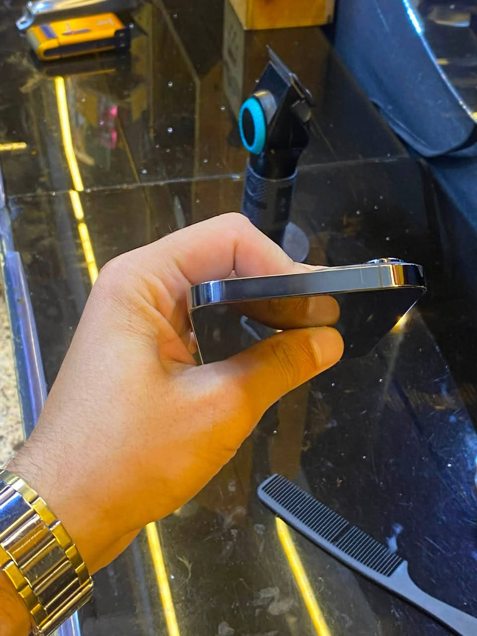 الجهاز ايفون 13 برو ماكس الذاكره 128 البطاريه 🔋البطاريه 95 الجهاز ما مفتوح شرط ما يعبر بي طخه بل شاشه مثل ما موجود وموضح بل صور اخوان الشراي يتصل عل ارقام ***********
