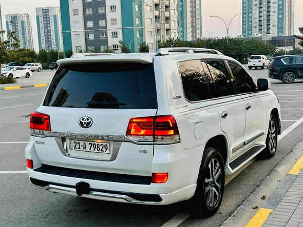 سعر257 
***********
للبيع لاند كروز موديل ٢٠١٠محدث٢٠٢١ كير محرك تبريد بشرط سنوية وهزه ورقم جديد مواصفات فول محرك ٦مصبوغة عام بدون دواخل سيارة جاهزه من الدعامية للدعامية مكان سليمانيه المنامة
