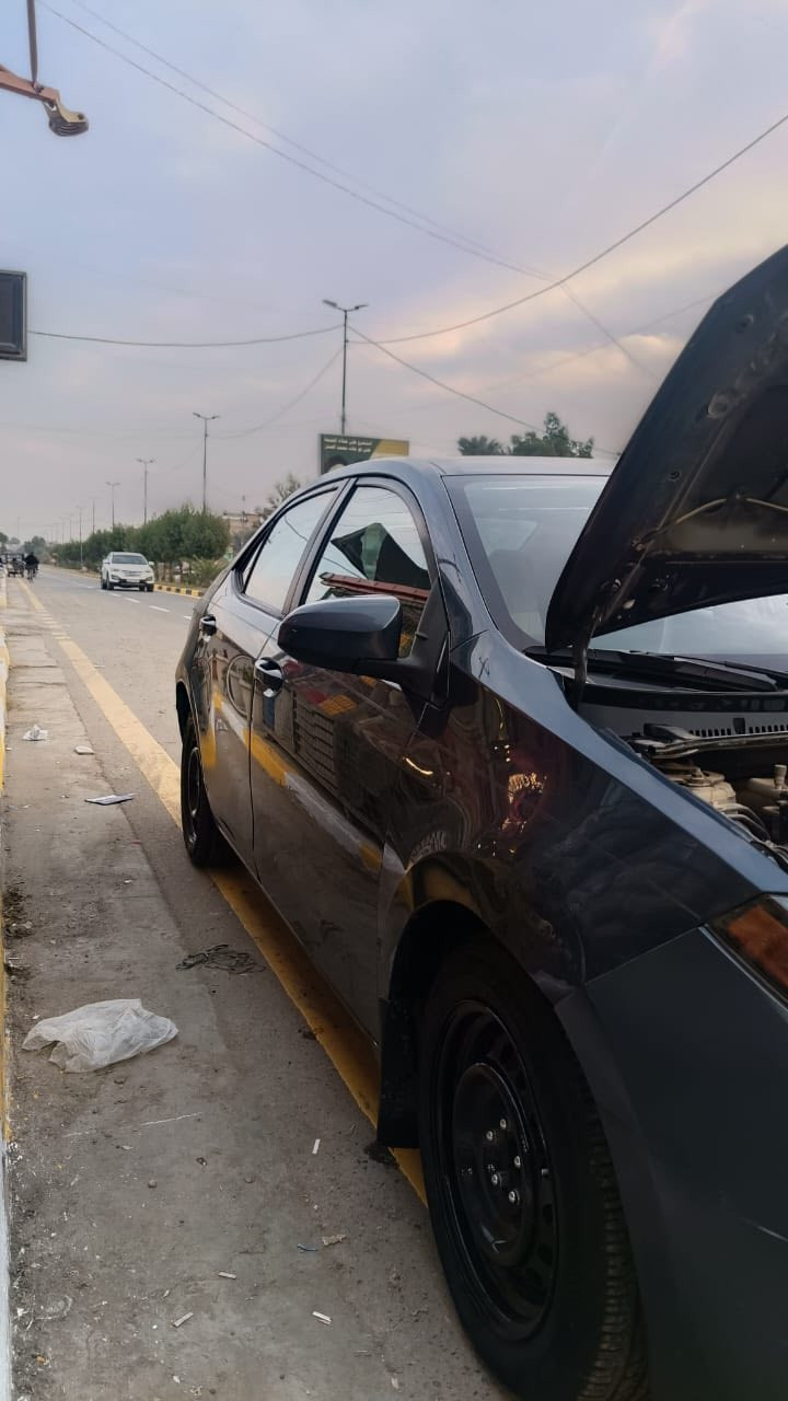 السلام عليكم 
كورلا 2019 le  وارد 
حادثها موضح بلصور وسونارها موجود
بيها بارد خفيف بلجاملغ العكس السايق 
رايها ب١٢٨ وبيها مجال
***********
