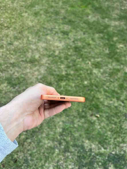 السلام عليكم السلام عليكم
ايفون 17 برو ماكس 
ذاكرة 256GB
بطارية 100% 
مشحون 6 او 7 مرات 
نسخة الشريحة 
كامل تفاصيله بالفيديو ايضا مبينه
شبه جديد ما مستخدم ابد
بي فقط هاي الفطر بالكلاس مال شاشة وليش الشاشة
اكرر فقط الكلاس الخارجية 
الشاشة مابيعها اي شي
كارتون مالته ويا وكيبل وهاي مال شريحة
الرقم
***********
