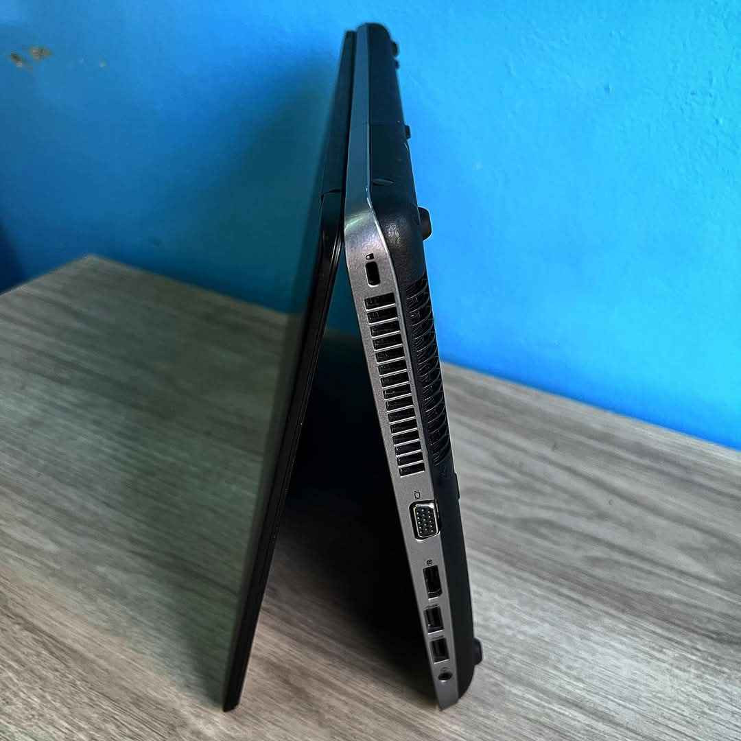 لابتوب أمريكي HP ProBook 640 G1   
مواصفات حلوة ومناسبة لكلشي

المعالج Core i5 جيل رابع، يركض ركض 🏃‍♂️💨
الرام 8 جيجا والهارد 256 SSD يعني السرعة طيارة  🚀✈️
حجم 14.1، خفيفة وتخليها بالجنطة وتنسى انت شايل لابتوب 🎒✨

البطارية زينة وتدوم عندي 4 الى 5 ساعات استعمال دراسة، تفيدك بالكهرباء الوطنية التعبانة 🔋⚡ تفيد الطلاب، الطباعة، التصفح والبرمجة والألعاب، وتفيد اللي يريد يسوي روحه يشتغل وهو كاعد يكلب بالفيس 🌚📝

لسعر 155 ألف بس! يعني سعر غدة نفرين بمطعم مرتب 🍔🍟💸 ملاحظة: السعر نهائي، لا تكلي "طالب وراعينا"، هو السعر أصلاً مال طالب راسب ويريد ينجح 😂🚫🔨 حلة, بابل


**إذا كنت صاحب هذا الإعلان وتريد حذفه لأي سبب، رجاءا أرسل رسالة إلى الدعم الفني**