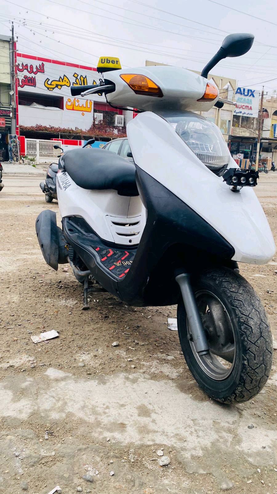 للبيع دراجه بريز سرعه 140مكينه بلاديه مال رمبه ممفتوحه سلف هندر كهربائيات كله شغاله باتري جديد تايرات جدد ودهن جديد بيها ضوه زنون كفرات جدد وما ماشيه هواي مكاني بغداد بياع شرطه رابعه 