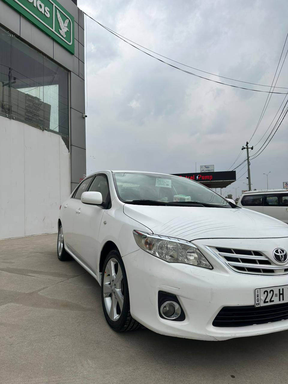 سڵاو برادەران تۆیۆتا کڕۆلا مۆدێل 2013
سپی گێڕ ئۆتۆماتیک فول فول بەس سلاید نیە
ناو فۆڕمیکەیە بیلادی 
ژینگەو سەنەوی و هەزە و هەموو شتی نوێیە
دووپارچە بۆیاغ  و تۆزیک تەرزەی هەیە
سەیارەکە زۆر جاهیزە  *********** أربيل, العراق
