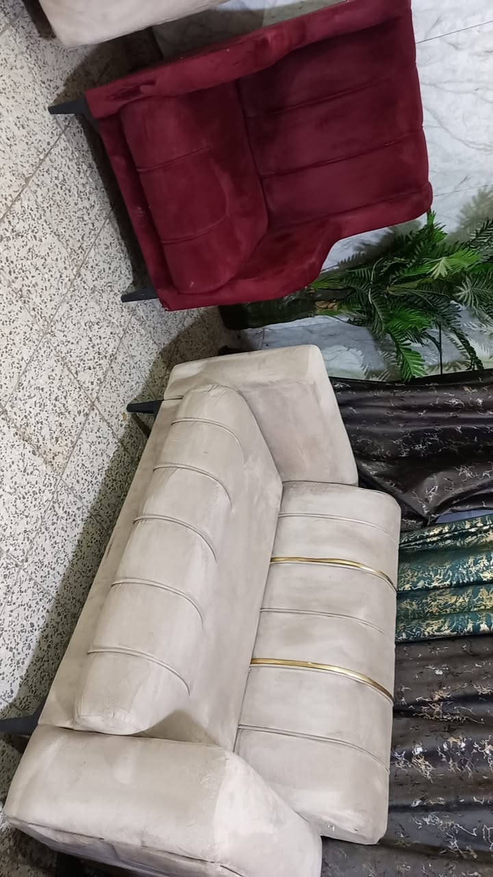 تخم تركي ٧مقاعد خشب بلوك ثكيل نضاف فول سعر ٢١٠ وبي مجال مكاني بياع يوجد توصيل بكروه *********** وتساب
