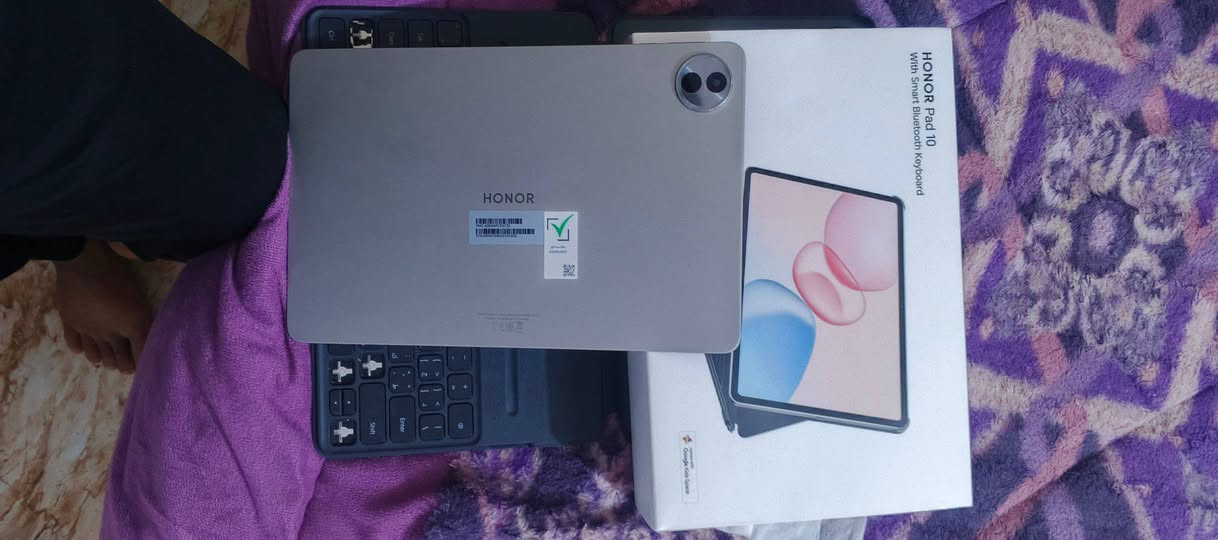 هونر باد 10 
نضافه 100،% استعمال قليل 
رايده 360 بي مجال قليل للشراي
ذاكره 256


**إذا كنت صاحب هذا الإعلان وتريد حذفه لأي سبب، رجاءا أرسل رسالة إلى الدعم الفني**