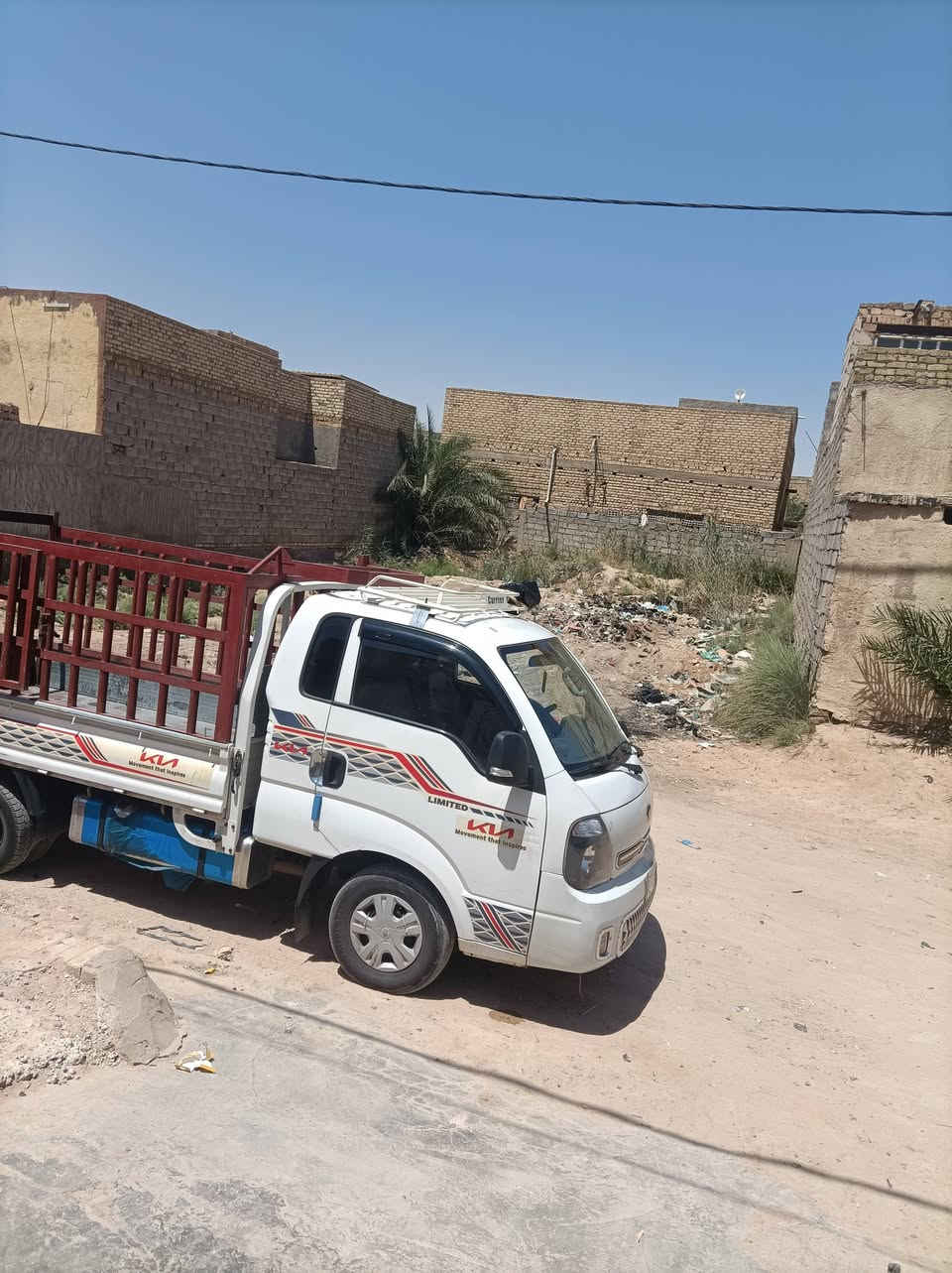 سياره موديل 2018 كفاله عامه بس بنيد مبدل ما معوره ابد بس بانيتها مبدل مكاني بالديوانيه***********
