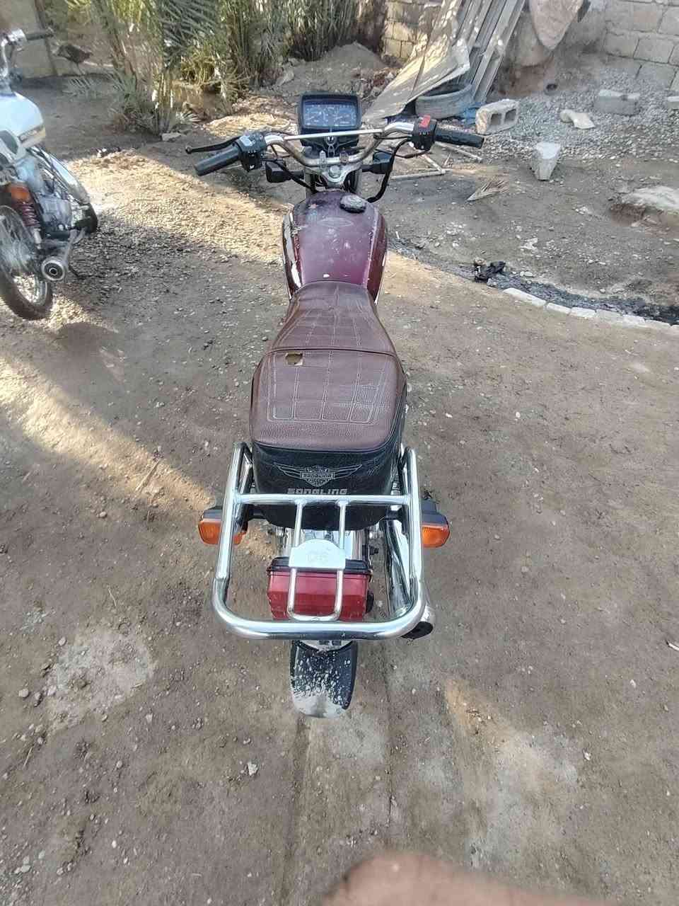 السلام عليكم موطور خمسه كير موديل 18 محرك معمر جديد ضو امامي شغال كهربايات كلهن شغالات تايرات حيل نضاف موطور ماعايزو برغي رقم الهاتف ***********/ 275 وبي مجال اتصل
