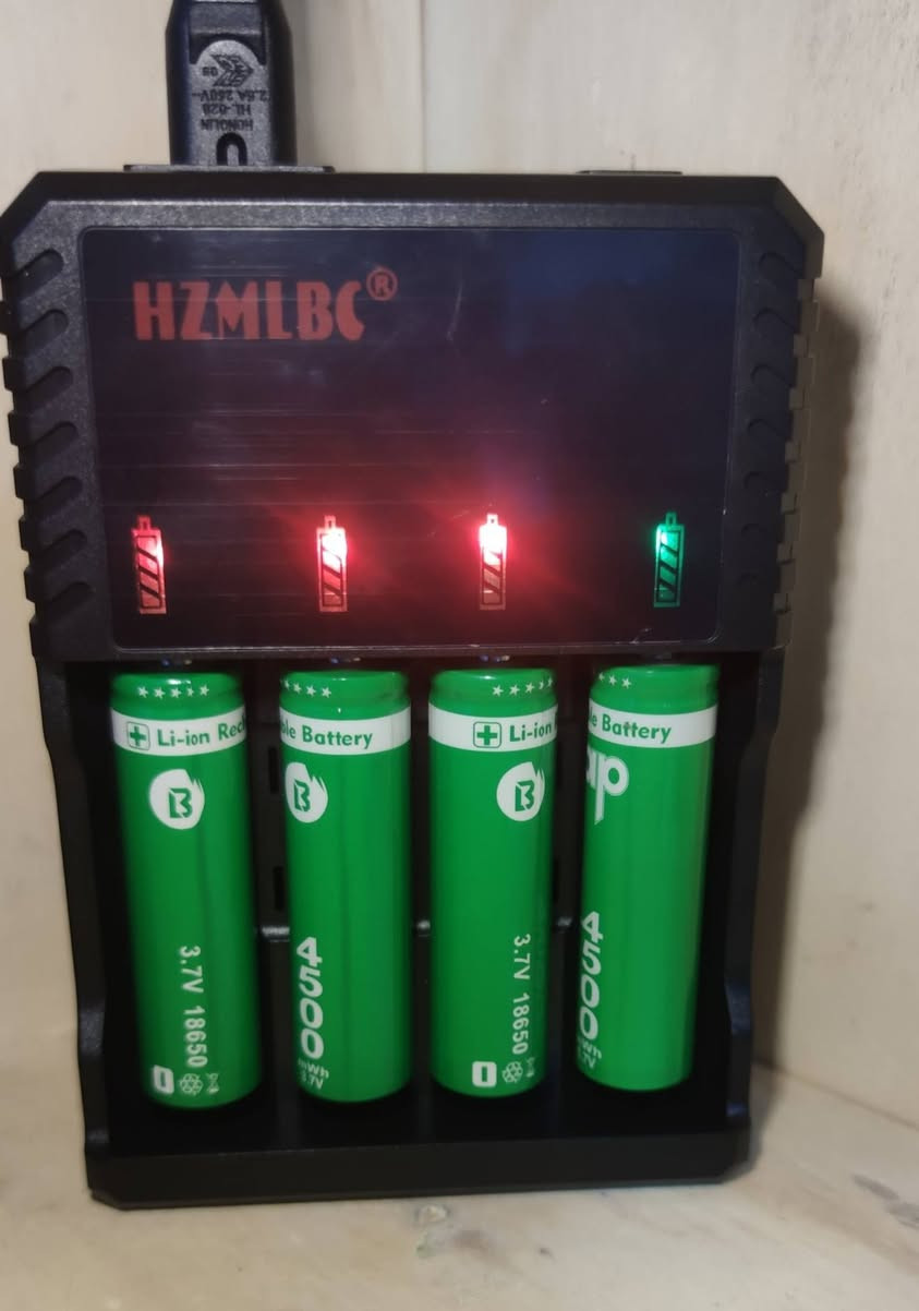 شاحن البطارية الجودة رائعة، 
يمكنه شحن ما يصل إلى أربع بطاريات ويحتوي على شاشة
سعر 13 الف توصيل متوفر


**إذا كنت صاحب هذا الإعلان وتريد حذفه لأي سبب، رجاءا أرسل رسالة إلى الدعم الفني**