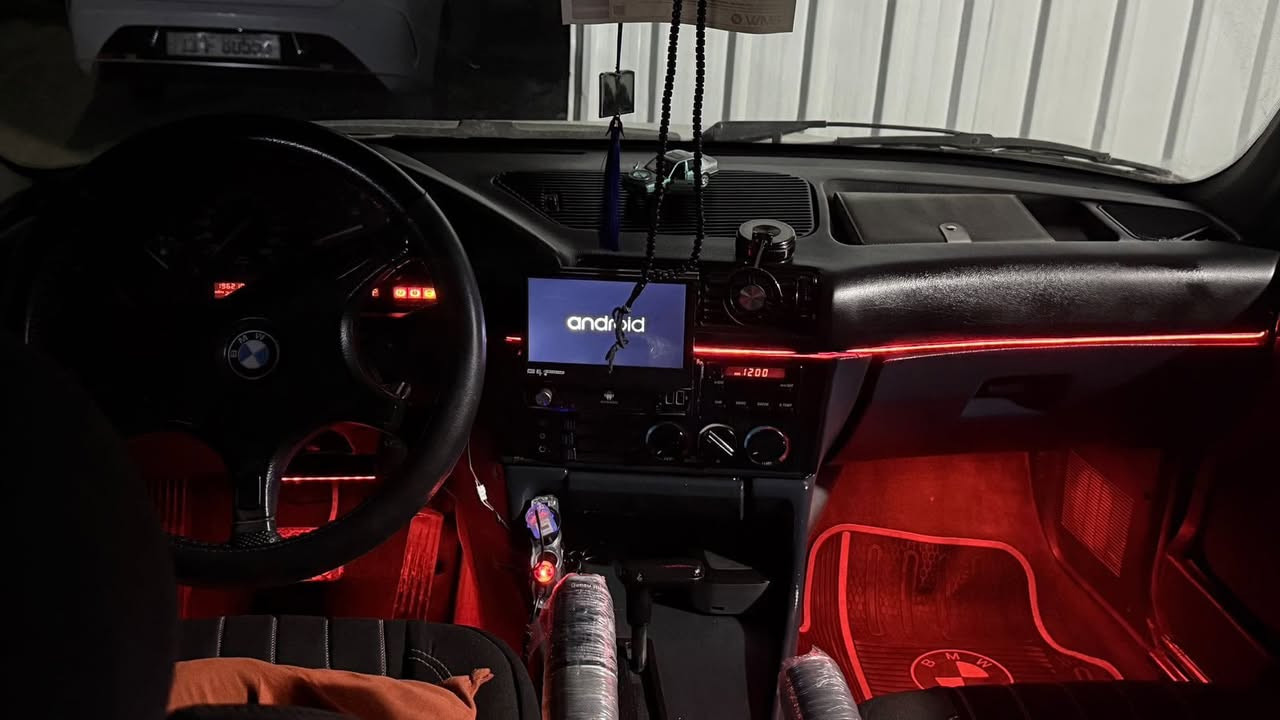 سلام عليكم
525 مسكر عدل 
موديل 90
رقم اربيل 
باسمي السياره 
مكينه وكير بالكارتون 
كهربائيات بلاديه 
سياره نقصها تبريد و صدر خلفي فقط 
مكاني بغداد الجديده 
***********
السعر 72 وبيها مجال
