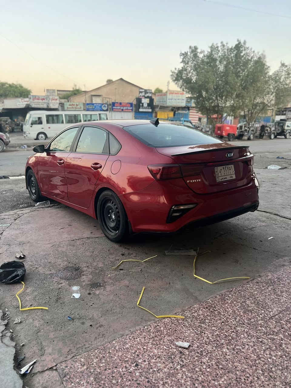 سلام عليكم فورتي موديل ٢٠٢٠ معوقين بعدله سنه وتصير حره سياره خير من الله حادثه مال امريكى باب سايق وبل عراق صار بيه جاملغ وباب خلفي   سياره لا مشتغله تكسي ولا ابد سياره ماشيه ٥٧ ألف سياره على بلادي عنواني بغداد رقم *********** 
سعره ١٢٧ وبيه مجال شي قليل  شراي يتصل ماجاوب خاص
