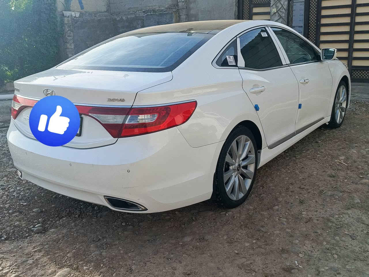 سلام عليكم ورحمة الله وبركاته اخوان
للبيع او مراوس حسب قناعه 
سيارة خليجي 
هونداي ازيرة للبيع موديل 2014
رقم اربيل دولي 
سنويا جديد رقم جديد 2029

فول مواصفات 
محرك 6 سلندر 
كير 6نمر 
كشنات كهربائي 
كشنات جلد 
تشغيل بصمه 
بصمه ابواب 
إشارة بل مريه 
مرايات شفط 
حساسات خفلي 
بانوراما 
يدات نيكل بلادي 
محرك 3000
شاشه كبير بلادي 
شاشه كبير بلادي نفر 
بردات خلفي
بردات عكس سايق 
دبل كزوز أستيل 
تحكم استيرن كروس 
 اومثبت سرعه 
دوسات ليزريه 
داخل لونين 
لايت ثلجي أصلي 
بصمتين معها بلادي 
دبل كاميرا خلفية 
طخم تاير جديد 
بعد بيها اهوايه مواصفات 
مكان موصل ناحية برطله 
استفسار ***********بي واتساب 
عنوان سيارة معارض البرطله
