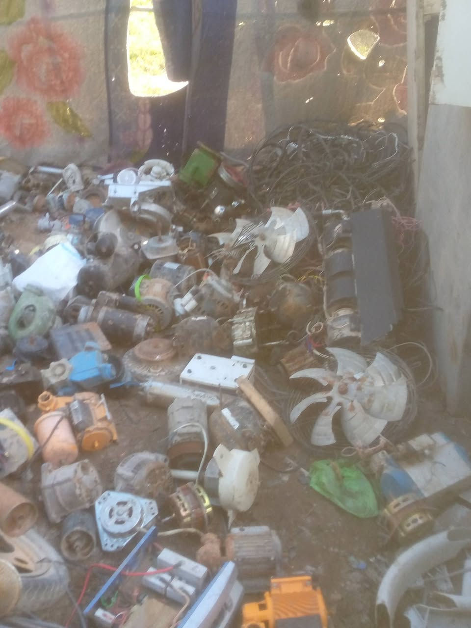 غراض عتيك للبيع مطروح ***********
