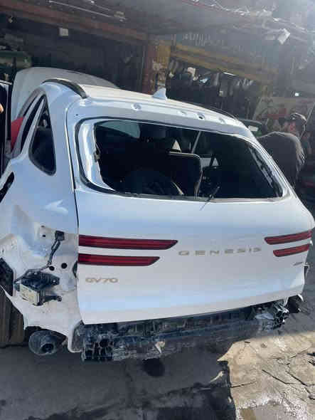 يتوفر لدينا جميع زجاج السيارات الأصلي والتجاري مع ضمان المفتوح للعمل والزجاج ويتوفر لدينا شد موقعي داخل بغداد مجاناً وتوصيل لكافة محافظات العراق 
عنوان محلاتنا بغداد تقاطع الشيخ عبد القادر باتجاه ساحة الطيران 
***********
