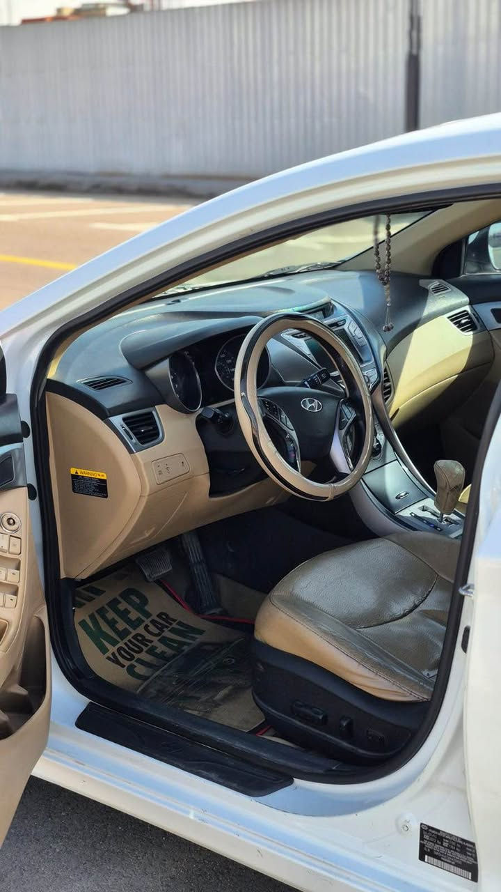 السلام عليكم

النترا ٢٠١٣ وارد امريكي فول مواصفات داخله اكلين بالعراق صار صبغ بيهه جاملغ خلفي وباب خلفي وجاملغ امامي جهه اليسار شخوط وصبغتهن فقط وعندي صورهم قبل الصبغ السياره ليبل واحد ماشيه ١٤٢ ميل مكينه كير مكفولات كفاله عامه

السياره لمتد
بصمه
فتحه
كشن كهرباء
كشنات تدفئه
شاشه اصليه
السعر ١١٠ وبيهه مجال للشراي
الاستفسار الاتصال ع الرقم ***********
مكاني بغداد الشعب بغداد, العراق
